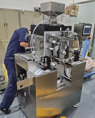 Đắm 1.5mL chính xác Rolling Softgel Encapsulation Machine Nhà sản xuất Với Ф150x50mm Die Roll Size